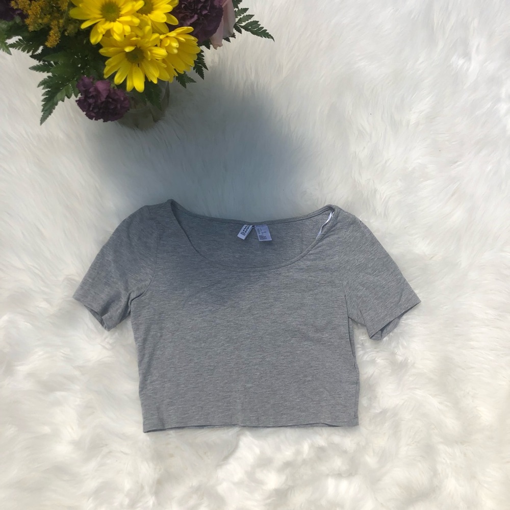 H&M BASIC CROP TOP - Picture 2 of 3